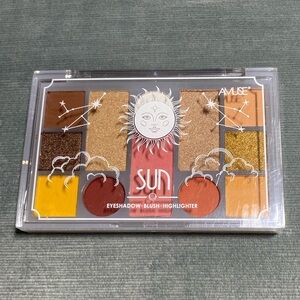 NWT SUN eyeshadow, blush, highlighter set by Amuse 5“ x 3“ x 3/4“ 12 colors
